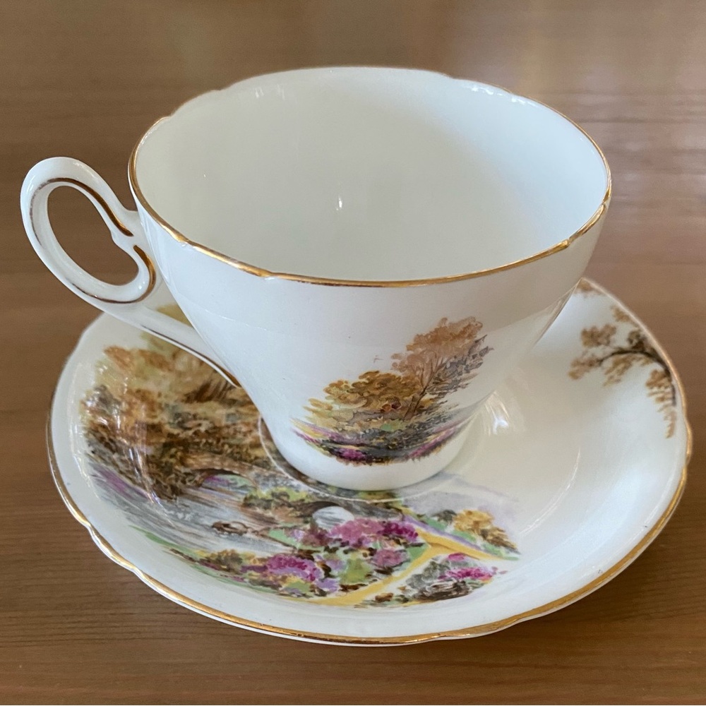 Shelley ‘Heather’ tea cup & saucer
